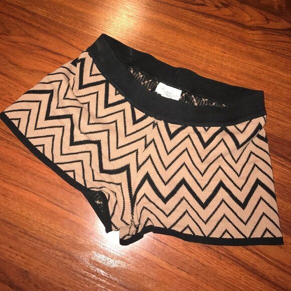 Forever 21 Pants - Zig Zag Shorts